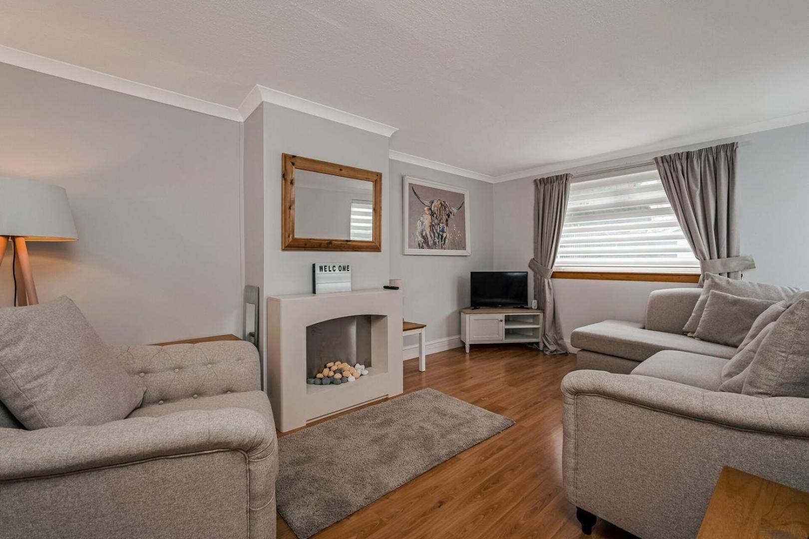 Centrally Situated 1 Bedroom House In Cumbernauld Ngoại thất bức ảnh